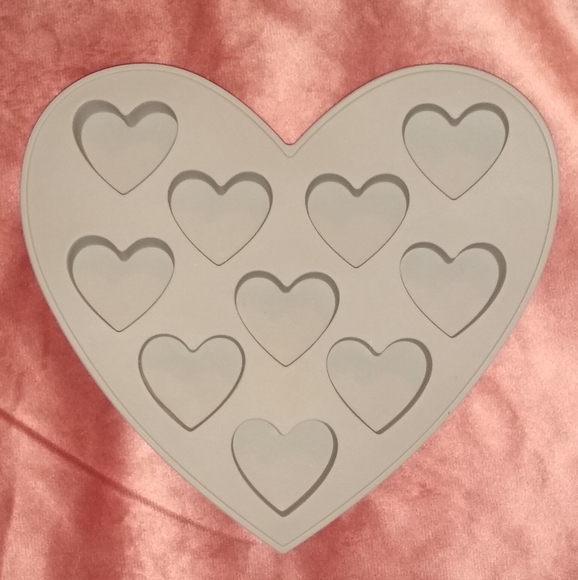 Set of 2 Gray Silicone Heart Shaped Molds Ice Cube Mold Candy Hearts Shape Trays - Picture 4 of 5